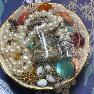 Chic Pearl and Gemstone Necklace Collection